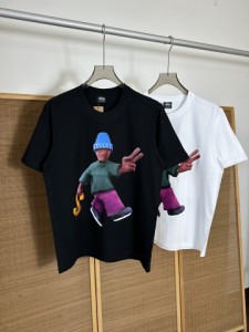 Peace Prosperity Tee背中にスローガンが入った半袖Tシャツ