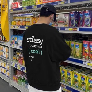 Stussy ライトニングプリントクルーネックセーター