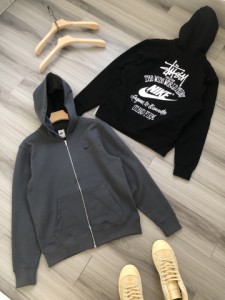 新品 ステューシー STUSSY　パーカープルオーバー 　並行輸入品