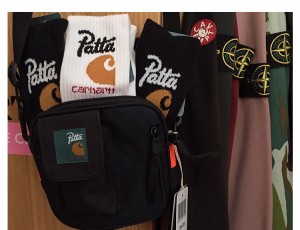 パタゴニアPatagonia＊carharttカーハート　メッセンジャーバッグ