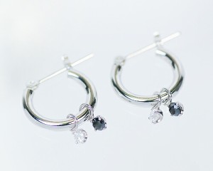 ピアス　ブラック　ダイヤモンド　0.1ct　18金　ホワイトゴールド　K18　WG　フープ　クロッシング　レディース　アクセサリー　ジュエリ