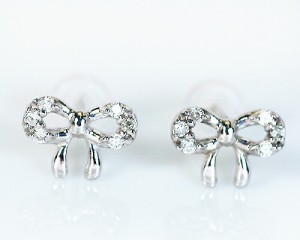 ピアス　ダイヤモンド　0.1ct　14金　ホワイトゴールド　K14　WG　リボン　レディース　アクセサリー　ジュエリー　ギフト　149268　ダイ