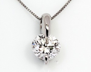 ペンダント　ネックレス　ダイヤモンド　0.7ct　プラチナ　Pt　一粒　1粒　ソリティア　2本爪　2爪　レディース　アクセサリー　ジュエリ