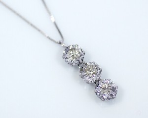 ペンダント　ネックレス　ダイヤモンド　1.5ct　プラチナ　Pt　スリーストーン　3ストーン　3石　レディース　アクセサリー　ジュエリー