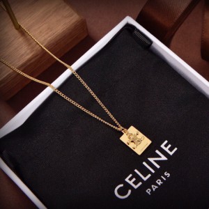 CELINEセリーヌの個性的なデザインの新作ネックレス ネックレス