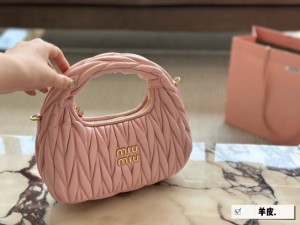 MiuMiuミュウミュウ新作ボーリングバッグハンドバッグ