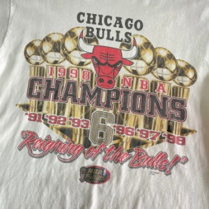 90年代 NBA 6 CHAMPIONS 1998 シカゴブルズ チームロゴ プリントTシャツ メンズL 【古着】【中古】