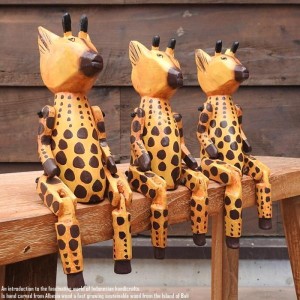 お座り きりんさん Sサイズ ウェルカム人形 木製 木彫りの置物 動物インテリア アジアン雑貨 動物置物 木製オブジェ