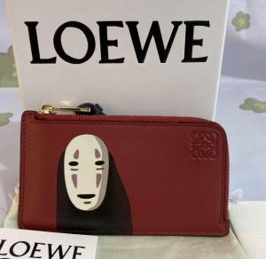 LOEWE(ロエベ)パスケース カオナシ 千と千尋の神隠し ジブリ 注意深く