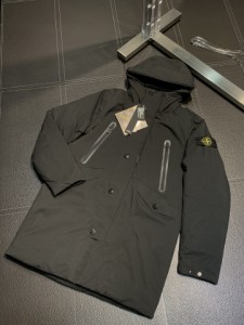 STONE LSLANDダウンジャケット STONE ISLAND ブラックストーンアイランド ダウンジャケット