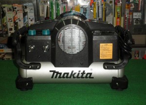 マキタ AC220N 一般圧エアコンプレッサ 吐出量:95L/min 60HZ仕様 1.2HP 単相100V 新品 代引不可【プロ用からDIY、園芸まで。道具・工具の