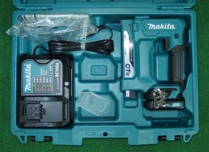 マキタ ST313DSH 10.8V CT線用充電式タッカ 1.5Ahバッテリ1個付セット 新品【プロ用からDIY、園芸まで。道具・工具のことならプロショッ