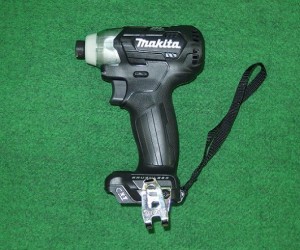 マキタ TD111DZB 10.8Vブラシレスインパクトドライバ 最大締付けトルク:135N・m スライドバッテリ式 本体のみ バッテリ・充電器別売  黒 