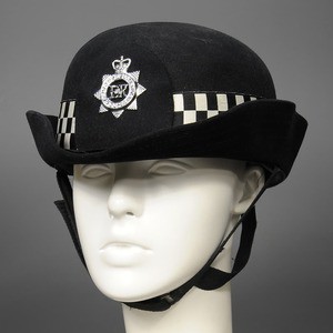 イギリス警察 放出品 ヘルメット 女性用 ロンドン警視庁 警察官 [ 警官用 / Mサイズ ][ra04940]