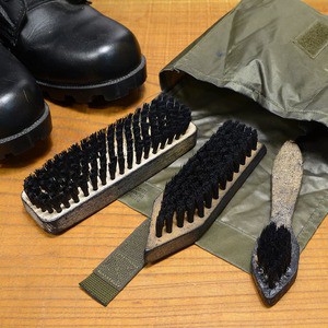 ドイツ軍放出品 シューズクリーナーキット 靴磨き ナイロン製収納バッグ付き ODグリーン[ra08668]
