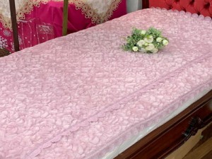  ピンクの羽薔薇柄 敷きパッド シングル ソファーカバー マルチカバー 110×210cm ベッドパッド ベッドシーツ 寝具 洗い替え 洗える 滑り
