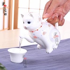 徳利 猫  酒器  ネコの形 陶器 ギフト 贈り物 高級品 おしゃれ 陶器のやかん