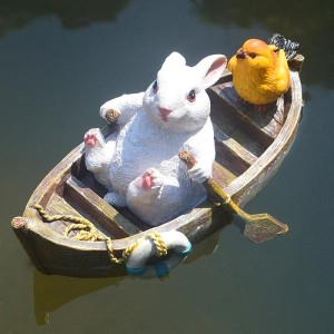 浮かべる ウサギ 2色 船 兎 池 水槽 ガーデン 園芸 エクステリア インテリア かわいい 庭 装飾 garden35