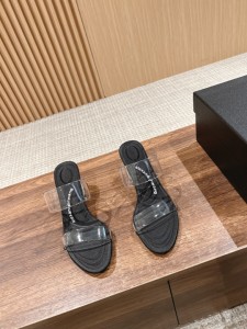 Alexander Wang ラインストーンチャンキーヒールサンダルデザイン