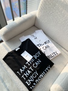 CELINE 柄プリント半袖Tシャツ 