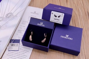 Swarovski スワロフスキー ローズゴールド フェザー ピアス 