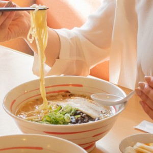 送料無料 鹿児島ラーメン 4食入り ギフト 鹿児島 ご当地 グルメ ギフト プレゼント お取り寄せ 特産品 産地直送    