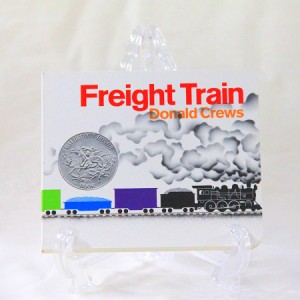 FREIGHT TRAIN（英語絵本）はしれ！かもつたちのぎょうれつ　ドナルド・クルーズ　電車大好き　色を覚える　贈り物　1歳〜3歳　外国の絵