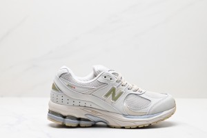 ニューバランス メンズ スニーカー シューズ New Balance M2002RCA