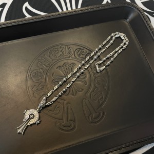 Chrome Hearts クロムハーツ ヴィンテージダイヤモンドクロスネックレスバッジペンダント