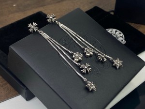 Chrome Hearts クロムハーツ タッセル スタッド ピアス