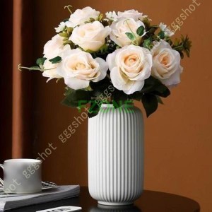 花瓶 ホワイト 白 高さ22cm エレガント インテリア雑貨 インテリア小物 置物 フラワーベース おしゃれ シンプル 北欧 かわいい 花びん か