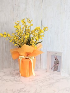 花　　オンシジュームポットアレンジ　アレンジフラワー　触媒加工品　黄色は風水カラー　母の日ギフト　　　　新築お祝い　