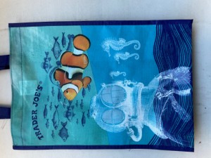 即納！エコバッグ ショッピングバッグ トレーダージョーズ 海底バッグ TRADER JOES RECYCLED OCEAN PLASTIC BAG エコ トレジョ