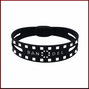 BANDEL/accessory studs【バンデル/アクセ スタッズ】 ブレスレット シリコンゴム ブラック/ホワイト Mサイズ　STDBBWM(国内正規品)（送