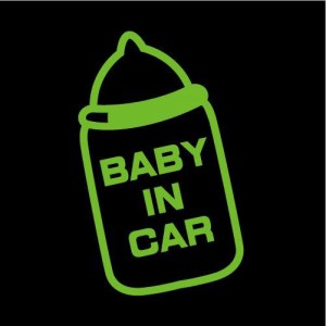 哺乳瓶【BABY IN CAR（ベビーインカー）ステッカー】赤ちゃんを乗せています（12色から選べます）