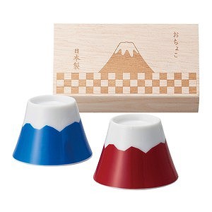 小倉陶器 美濃焼 富士山おちょこで乾杯 富士山 木箱入 ペア おちょこ 食器 キッチン 台所用品 アルコール用品 日本酒用品 お猪口 ぐい飲