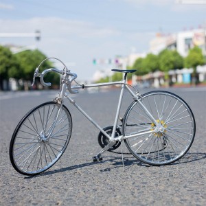 1/6ダイキャスト合金自転車モデル3Dバイクキャラクターデスクトップデコレーションクラフトシルバー