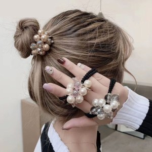 ヘアゴム　キラキラ　ヘアアクセサリー　　オシャレ　髪飾り　大人っぽい　クリスタルビーズ 大人 上品 エレガント フェミニン　シンプル