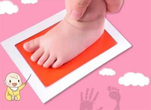 赤ちゃん 手形 足形 インク  インクタッチなし 安全 スタンプ ベビー 0-3ヶ月 手が汚れない カラフル 簡単 手形アート 赤ちゃん ベビーフ