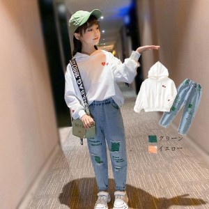 韓国子供服 セットアップ キッズ 女の子 秋服 新作 スウェット*デニムダメージジーンズ 上下セット 2点セット フード付き ハート柄 可愛