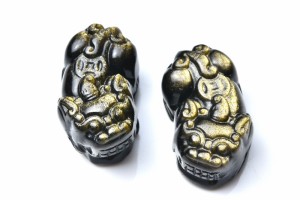 ゴールデンオブシディアン　28x16mm　貔貅（ひきゅう）穴あき_PR2972-2