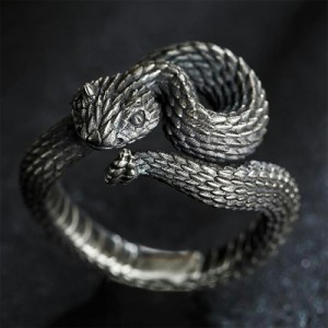 リング ガラガラヘビ 指輪 スネーク ヘビ 蛇 snake 韓国フ / アクセサリー おしゃれ 人気 個性的