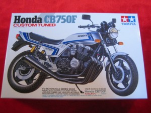 ホンダ Honda CB750F カスタムチューン　1/12スケール (66) タミヤ模型 (市)★