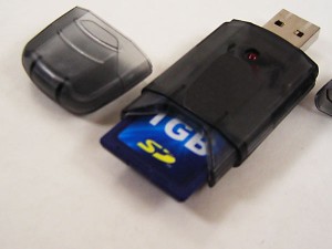 送料無料　SDカードリーダー USBフラッシュメモリのように使えます SDHC-USB2