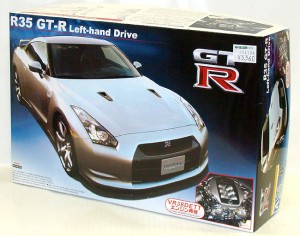 【R35 GT-R エンジン付 左ハンドル仕様】1/24 ザ・ベストカーGTシリーズ NO.08 プラモデル 自動車