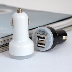 送料無料　USBカーチャージャー☆シガー-USBx２口　急速充電器（ipad/スマートフォン対応） 