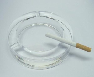 ペンギン社製クリスタルガラス灰皿(丸形)定価5,250円