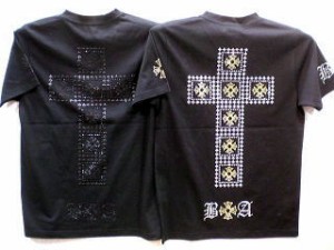 BE AMBITION  半袖VネックTシャツ　クロススタッズ　ビーアンビション