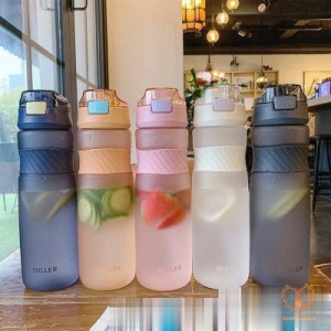 水筒 500ml 800ml 大容量 ストロー プラスチックボトル 軽い 便利 オシャレ 風 子供 大人 体操 ヨガ トレーニング 運動水筒 スポーツ ボ