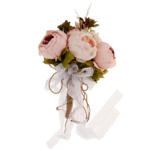 結婚式の花束人工牡丹の花束を保持するヴィンテージピンク